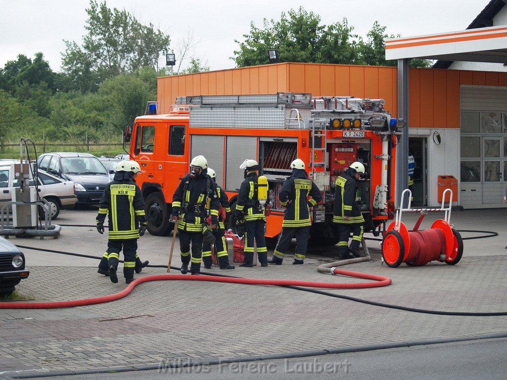 Brand Tankstelle Koeln Gremberg Poll Vingsterstr  P43.JPG